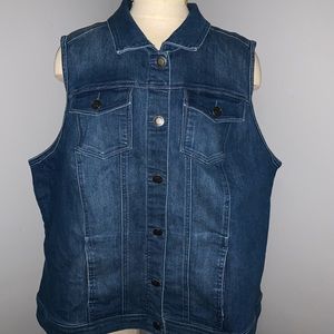 CJ Banks Denim Vest 🛍
